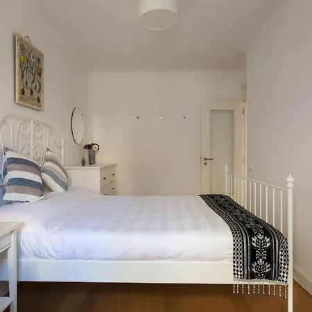 Santa Justa Suites By Homing Apartment